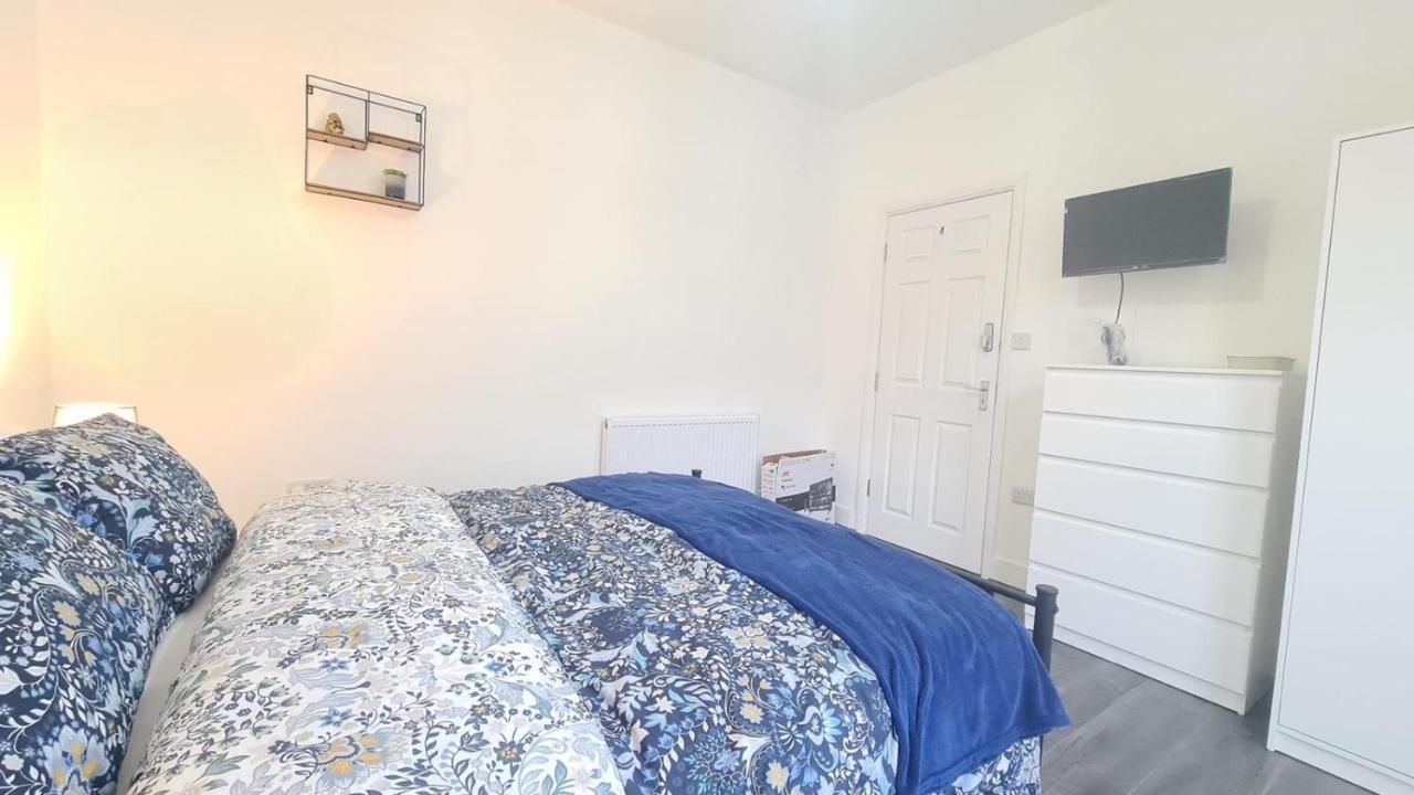 Cosy Room In Manor Park Londres Exterior foto